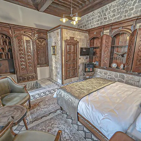 Avula Boutique