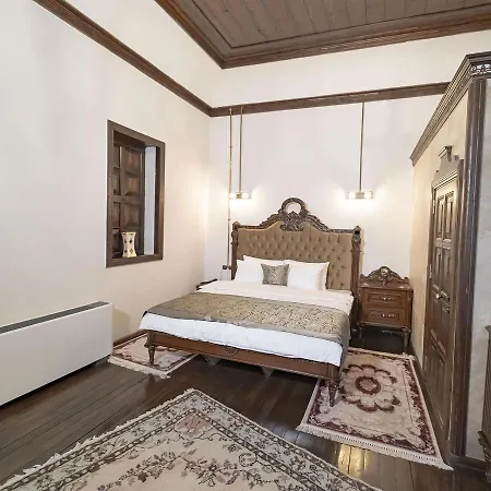 Avula Boutique