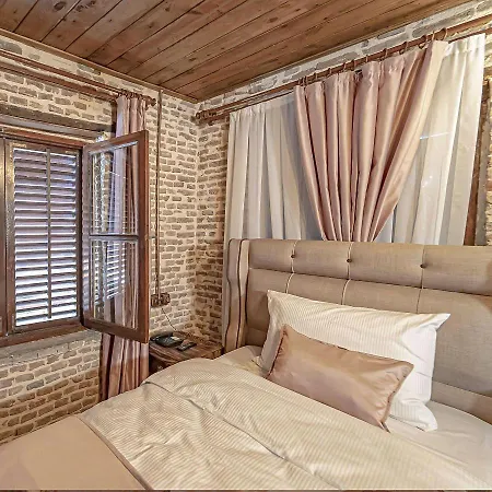 Avula Boutique Hotel *